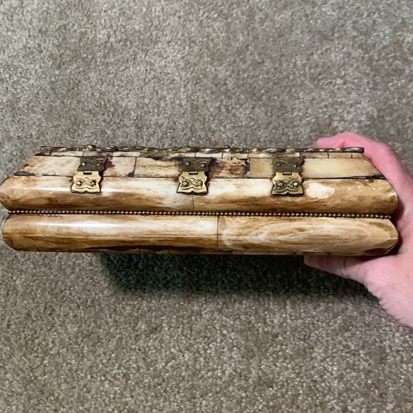 Beautiful Ornate Vintage Box - Picture 5 of 9